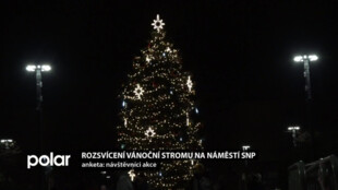 V Ostravě-Jihu na první adventní neděli slavnostně rozsvítili vánoční strom před DK Akord