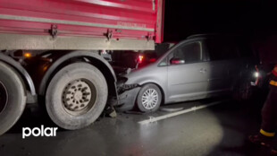 Senior naboural u Dolního Benešova do přívěsu nákladního auta