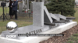 Na mariánskohorském hřbitově slavnostně odhalili památník Josefa Sudera