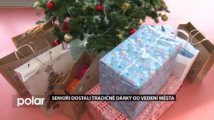 Klienti Domova pro seniory ve Frýdku-Místku dostali dárky od vedení města