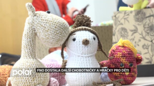FNO dostala další chobotničky a hračky pro hospitalizované děti. Jsou díky nim mnohem klidnější