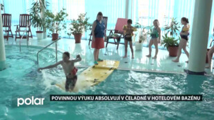 Povinnou plaveckou výuku absolvují v Čeladné v hotelovém bazénu
