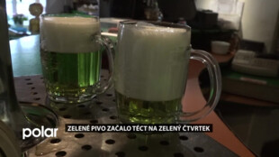 Zelený čtvrtek odstartoval čepování zeleného piva. To je stále oblíbenější