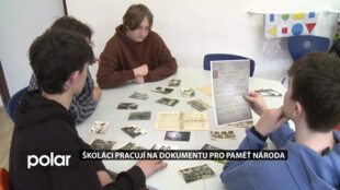 Školáci z Frýdku-Místku zachytávají vzpomínky pamětníků pro dokumenty Paměti národa