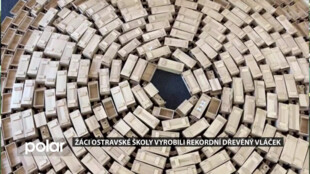 Žáci ZŠ Františka Formana vytvořili nový český rekord. Společně vyrobili nejdelší dřevěný vláček