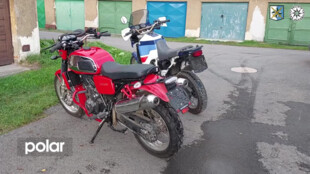 Zloději ukradli z garáže v Ostravě tři motorky a nářadí. Dva stroje už má majitel zpátky
