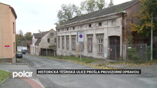 Historická Těšínská ulice ve Frýdku-Místku prošla provizorní opravou