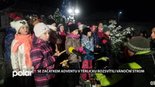 Se začátkem adventu lidé v Těrlicku společně rozsvítili vánoční strom