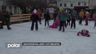 Rekreační ledovou plochu na náměstí využívají hlavně děti a to i na akcích Střediska volného času