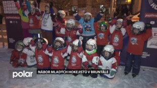 Na bruntálské rekreační ledové ploše na náměstí proběhl nábor mladých hokejistů v rámci celostátní akce Týden hokeje