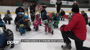 Děti zaplnily porubský zimní stadion. Díky Týdnu hokeje si mohli vytvořit svůj první hokejový zážitek