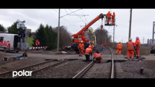 Provoz na železniční trati u Dolní Lutyně byl po nehodě částečně obnoven