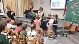 Žákům polské školy v Horní Suché přijela k úspěchům o pololetí gratulovat konzulka