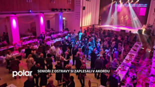 Senioři z celé Ostravy si zatancovali na již tradičním Plese seniorů v kulturním domě Akord