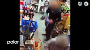 VIDEO: Policisté zadrželi zloděje, který v Novém Jičíně obral seniorku o 19 tisíc korun, ukradl jí peněženku