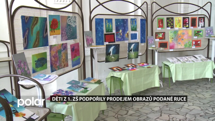 Školáci z Frýdku-Místku podpořili prodejní výstavou obrazů sdružení Podané ruce