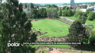 Začala revitalizace hřiště za Komenského školami, uprostřed bude umělý fotbalový trávník