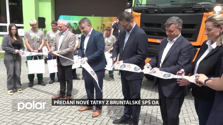 Tatrovka, postavená bruntálskými průmyslováky, byla slavnostně předána Správě silnic MS kraje