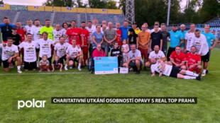 Osobnosti Opavy si zahrály s REAL TOP Praha. Fotbalovým utkáním hráči přispěli na dobrou věc