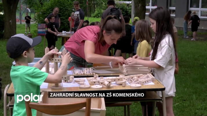 ZŠ Komenského uspořádala už druhou Zahradní slavnost. Pozvala na ni i rodiče žáků