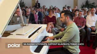 Na radnici vystoupil světový klavírista Tomáš Kačo, obecenstvo aplaudovalo ve stoje