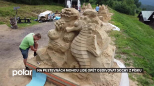 Na Pustevnách mohou lidé opět obdivovat sochy z písku, tentokrát zobrazují mořský svět