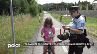 Přilba může zachránit život, zdůrazňovali na cyklostezce Koleje policisté a BESIP