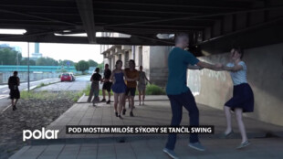 Pod mostem Miloše Sýkory se tančil swing, tančírny budou pokračovat po celé léto