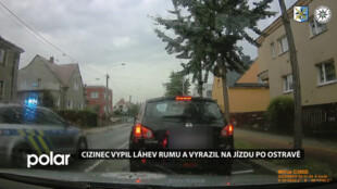 Cizinec vypil láhev a rumu a vyrazil autem po Ostravě. Nyní je bez řidičáku a hrozí mu vězení