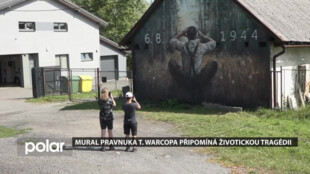 Sedí na místě, kde byl odvlečen a zastřelen. Mural pravnuka vykresluje životickou tragédii