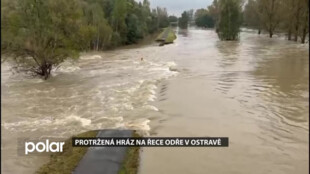 Na soutoku Odry a Opavy se protrhla hráz, voda zalila Přívoz, jeden most je v ohrožení