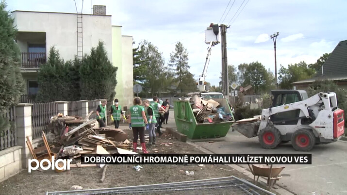 Dobrovolníci hromadně pomáhali uklízet Novou Ves