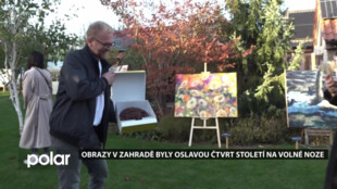 Obrazy vystavené v zahradě byly oslavou čtvrt století na volné noze