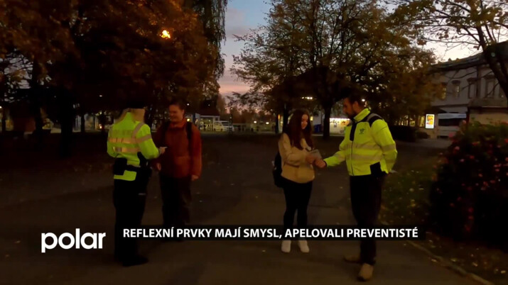 Reflexní prvky mají smysl, apelovali preventisté nad ránem