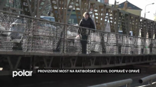 Provizorní most na Ratibořské ulici ulevil dopravě v Opavě. Současný poškodila zářijová povodeň