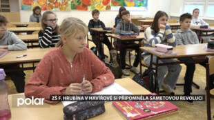 Školáci ze ZŠ F. Hrubína si zajímavou formou připomněli výročí Sametové revoluce