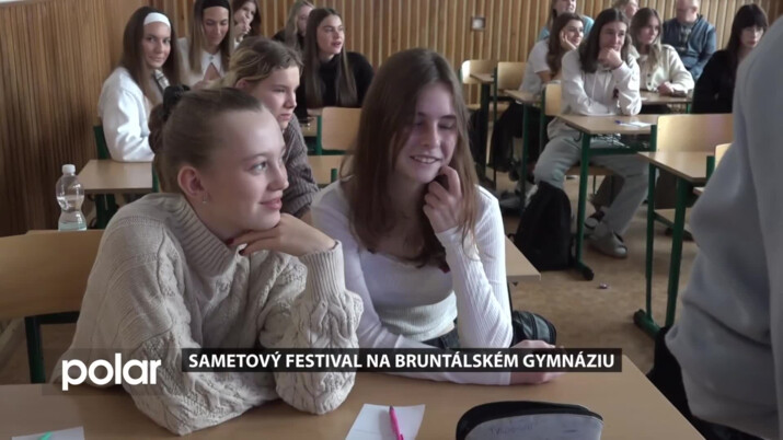 Sametový festival na bruntálském gymnáziu byl studentskou akcí motivovanou 35. výročím sametové revoluce