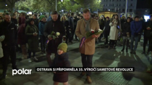 Lidé a studenti si v Ostravě připomněli 35. výročí Sametové revoluce