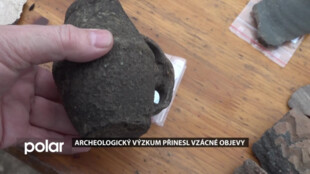 Archeologové v Opavě objevili středověké sídliště i velmi vzácnou poutní láhev