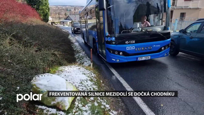 Úzká a frekventovaná silnice na Mezidolí v Havířově se dočká chodníku