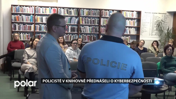 Policisté v knihovně přednášeli o kyberkriminalitě, a to v rámci Týdne pro digitální Česko