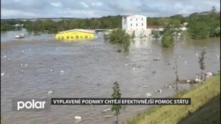 Pomoc státu firmám vyplavených loňskou povodní je podle nich nedostatečná. Chtějí víc