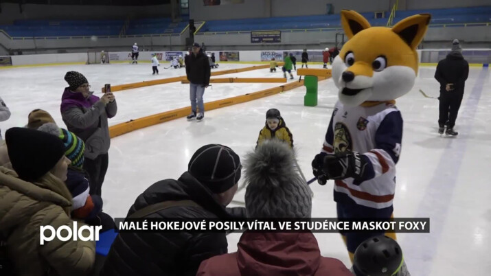 Malé hokejové posily vítal ve Studénce maskot Foxy