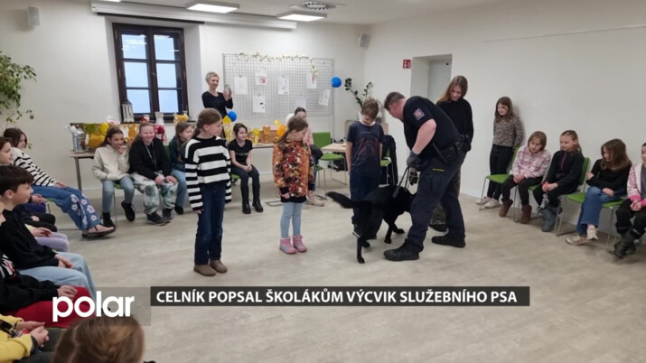 Se školáky z Jablunkova si v muzeu popovídal celník, služební pes u nich hledal drogy