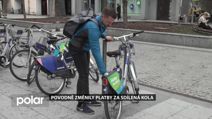 Sdílená kola jsou zpět v ulicích Opavy. Kvůli povodním si za ně lidé připlatí