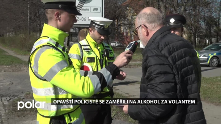 Opavští policisté se zaměřili na alkohol za volantem. Uspořádali akci Řídím, piju nealko pivo