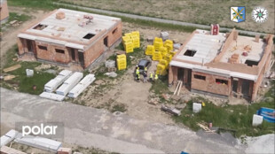 Cizinecká policie prověřila při speciální akci téměř 400 cizinců, použila i dron