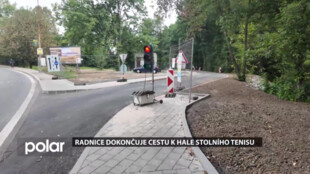 Radnice dokončuje cestu k hale stolního tenisu na Šumbarku