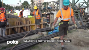 Na Ratibořské ulici v opavské části Kateřinky pokračuje stavba nového mostu přes řeku Opavu