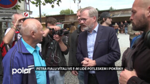 Petra Fialu vítali lidé ve Frýdku-Místku potleskem i pokřiky